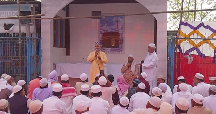 শান্তি ও সম্প্রীতির বার্তায় হোসেনপুরে ঈদের প্রধান জামাত