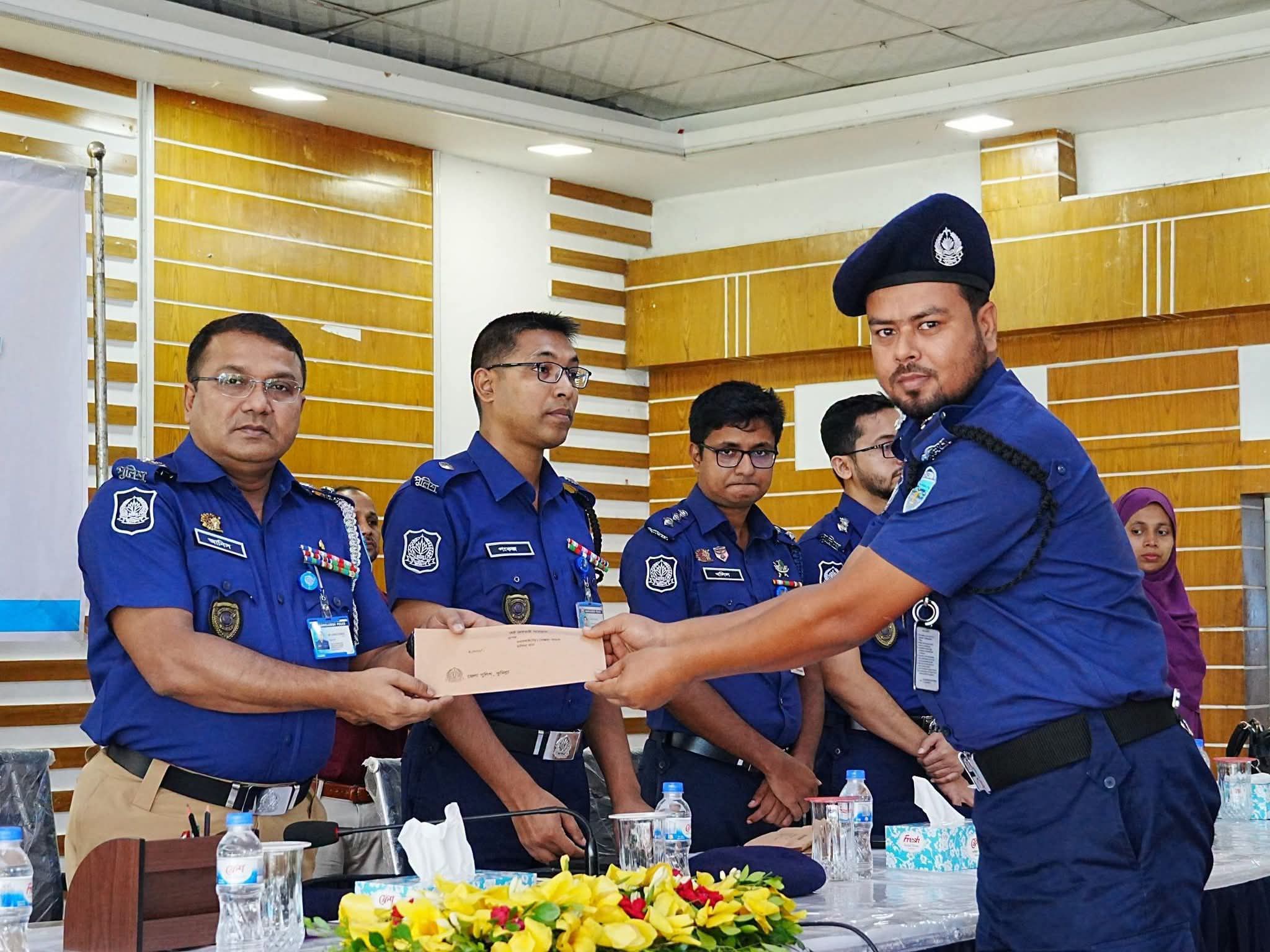যোগদানের প্রথম মাসেই জেলার সেরা এএসআই মোস্তফা কামাল